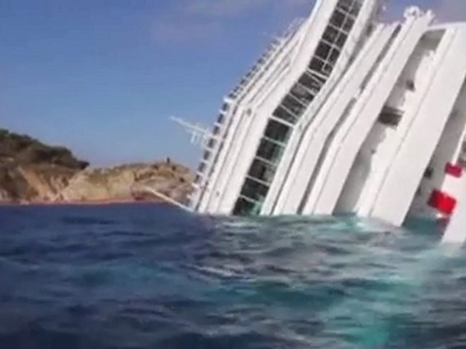 Costa Concordia Accident Sinking Divers search Wreck 2012 Full HD