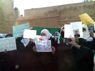 فري برس   ريف دمشق داريا اعتصام نسائي ودعوة للإضراب عن المدارس 21 1 2012