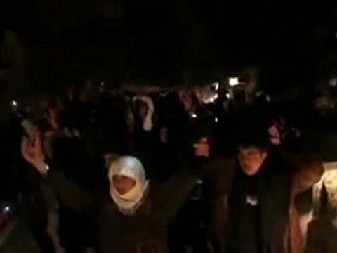 فري برس سرمين تظاهرة ليلية نصرة لإدلب المدينة 21 1 2012