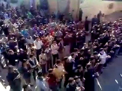 فري برس مظاهرة صباحية في مدينة كفرنبودة في ريف حماة‏ تنادي باسقاط النظام 21 1 2012