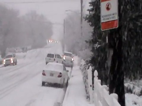Multiples accidents de voiture à cause de la neige