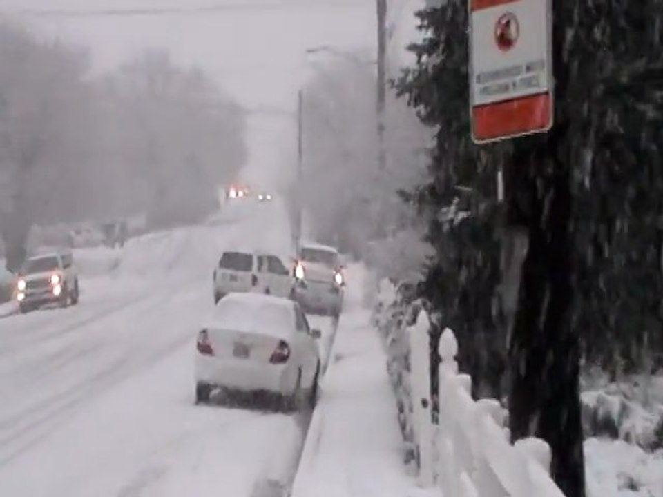 Multiples accidents de voiture à cause de la neige