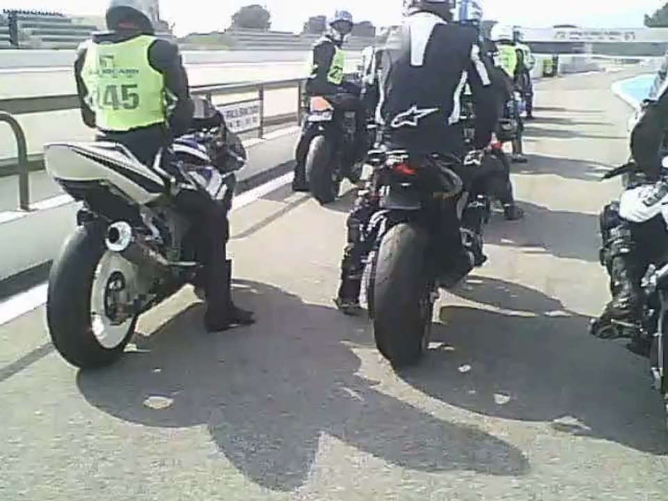 Roulage moto Aprilia 250 RS -circuit Paul Ricard castellet  5,8 kms sans chicane MD-SF43 11 avril 2011