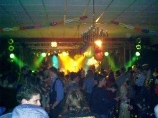 Manyak Müzik[TurkiyeSesliChat] Süper Ötesi!