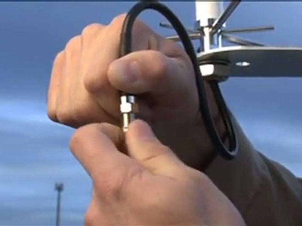 Wilson Electronics 841262 DB Pro 65 dB Adjustable Gain 800/1900MHz In-building Wireless Smart Technology IITM Signal Booster Kit with Omni-Directional and Panel Antenna for Home or Office