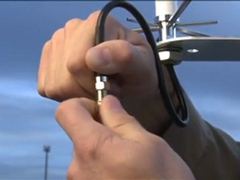 Wilson Electronics 841262 DB Pro 65 dB Adjustable Gain 800/1900MHz In-building Wireless Smart Technology IITM Signal Booster Kit with Omni-Directional and Panel Antenna for Home or Office