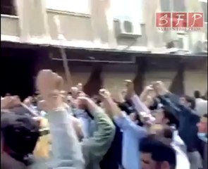 اسقاط صورة بشار الاسد في مظاهرة دوما - الجمعة - 1 4 2011