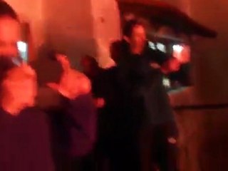 Πλάνα από την κοπή της πίτας της Θύρας 13