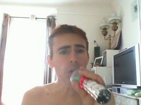 Wiwi égratigne the more you live the more you love