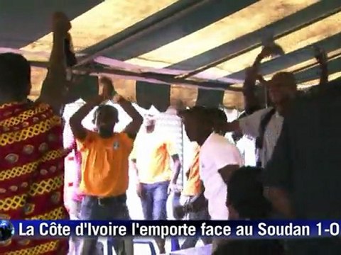 Abidjan: les supporteurs ivoiriens derrière leur équipe