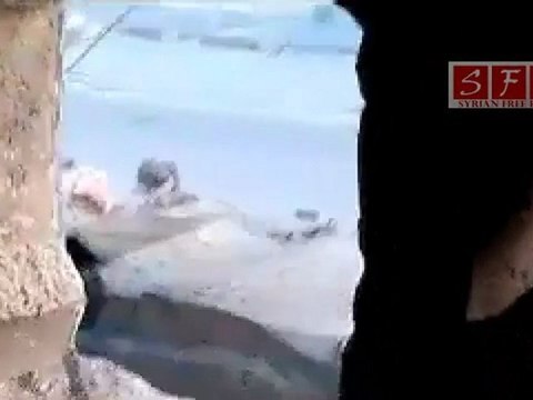 المدرعات تجوب احياء بابا عمرو حمص 12-6-2011