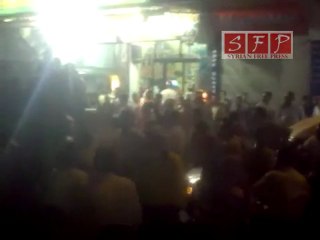 حماة توجيه الثوار قرب مسجد التكية 13-6-2011
