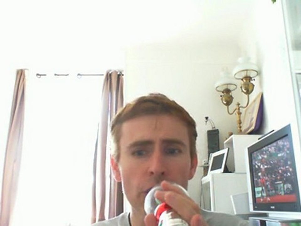 Wiwi égratigne "la photo des jours heureux" d'Eddy Mitchell