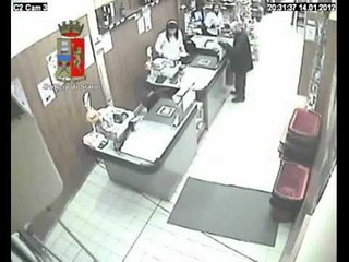 Bologna - La rapina al Plenty di via Massarenti