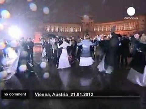 Vienna flashmob promotes recycling - no comment