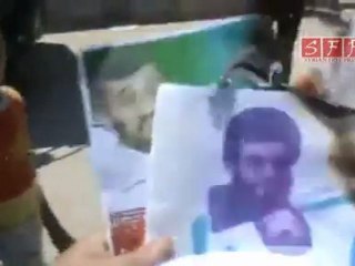 حمص تلبيسة حرق علمي ايران وحزب اللات في جمعة ارحل 1-7-2011.