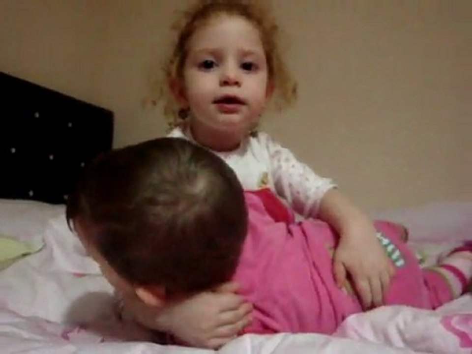 zumramelis eee eee esi var kardeşiyle nildabilge