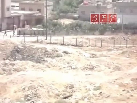 داريا - دمشق الجيش يطلق النار على المتظاهرين 01-07-2011