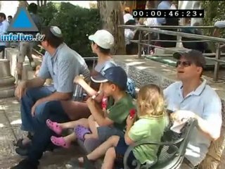 Infolive.tv Minute - Celebrating Passover In The Old City's