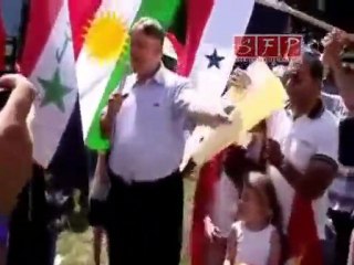 انضمام عضو البرلمان الكندي للمتظاهرين السوريين 9-7-2011