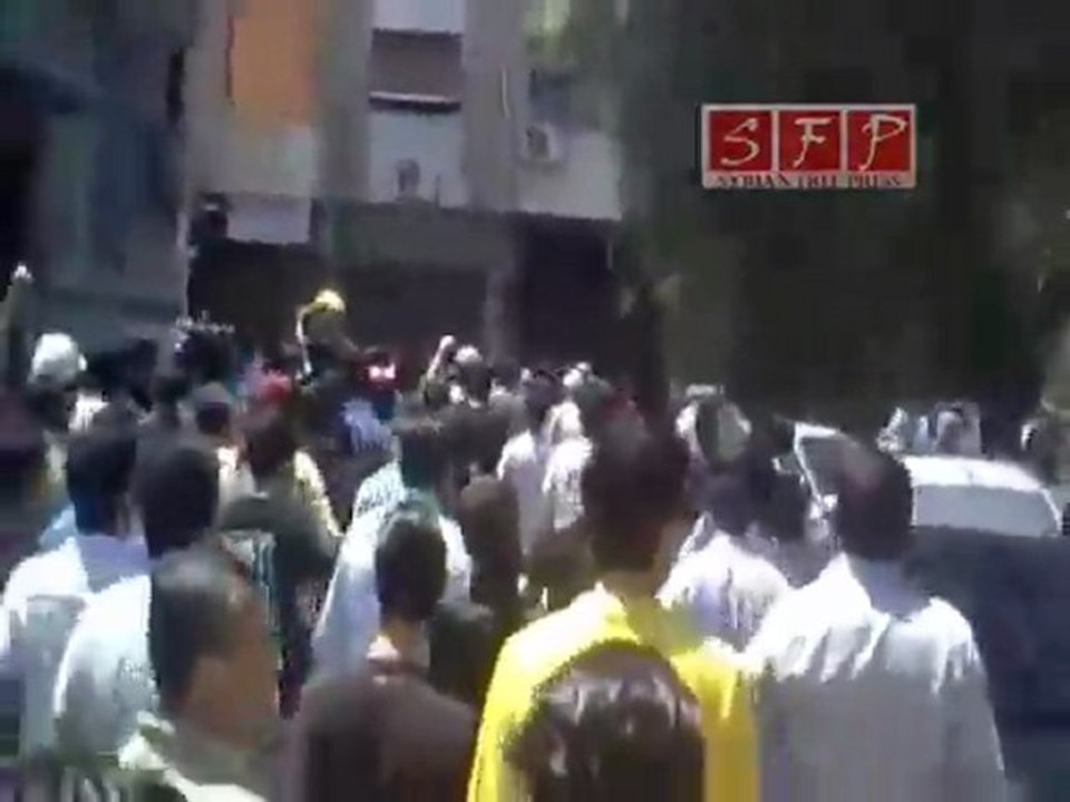 مظاهرة جامع زين العابدين   الميدان   دمشق جمعة لا للحوار 8 7 2011
