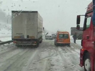 TEKİR POZANTI YOLU KAR