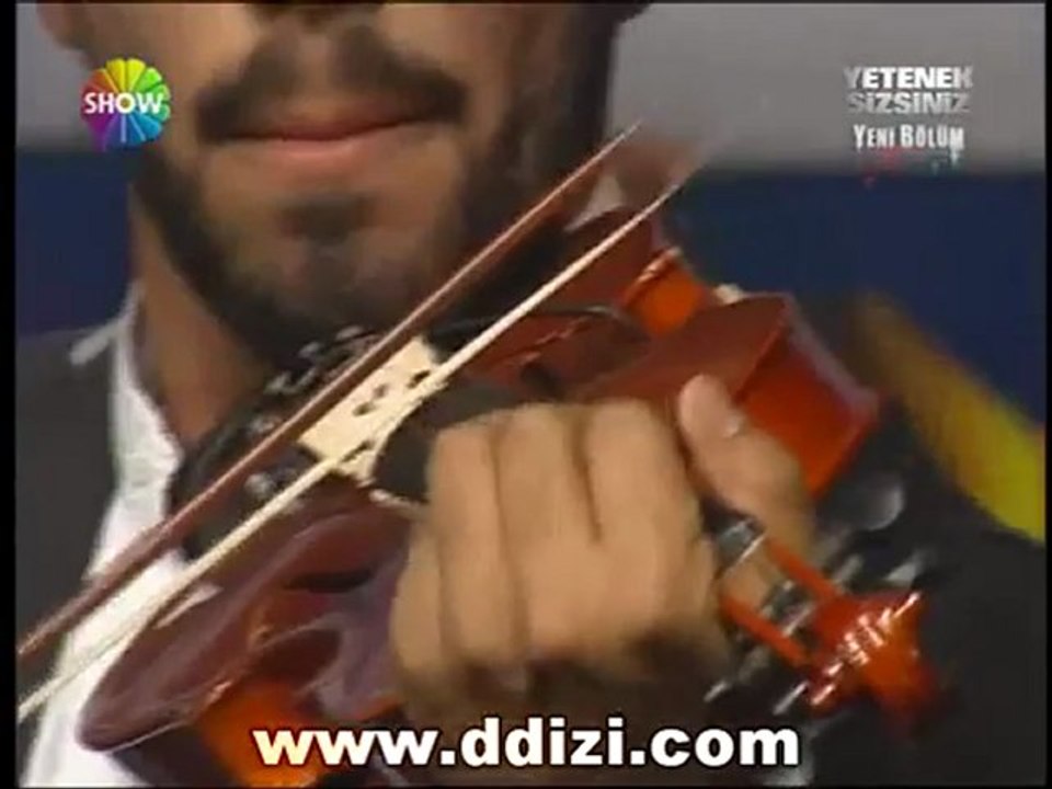 Salih Zülüfoglu  nun Keman ve Sarki Performansi