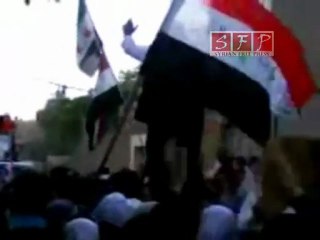 دمشق مظاهرة نسائية بالقابون مرت على بيوت الشهداء 17-7-2011