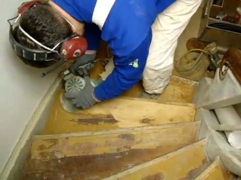 Afslibning af trappetrin - priser på afhøvling af trapper på dbf-gulvservice.dk