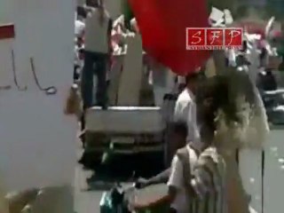 حماه لوحات من مظاهرة احفاد خالد 22-7-2011