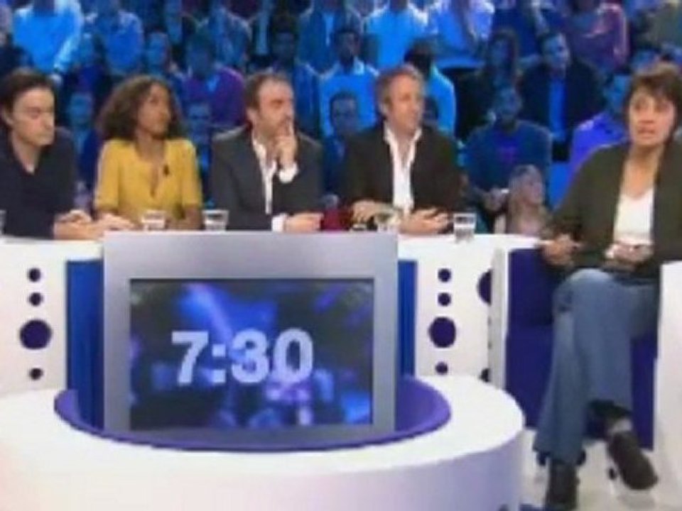 « On n’est pas couché » (Extrait) Nathalie Arthaud est l’une des invités de Laurent Ruquier