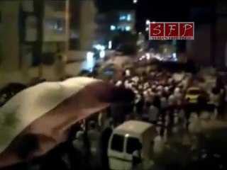 مظاهرة ليلية حاشدة  مدينة ادلب 6-8-2011‬‎