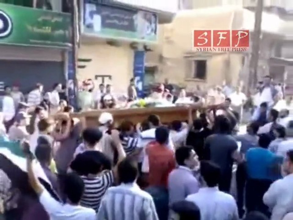 حمص - باب السباع - تشييع الشهيد خالد بن وليد مراد 10-8-2011