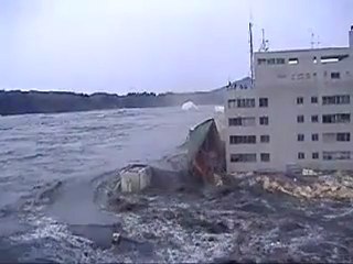 LE TSUNAMI JAPONAIS DETRUIT LA VILLE DE KESENNUMA