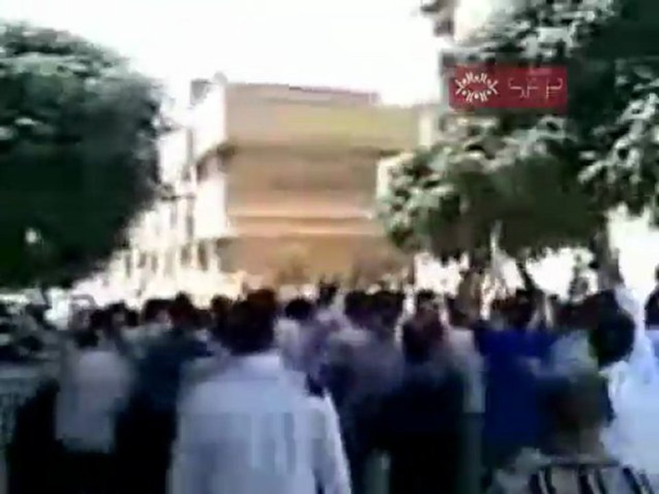 فري برس   حماة جمعة الحماية الدولية مظاهرة طريق حلب 9 9 2011
