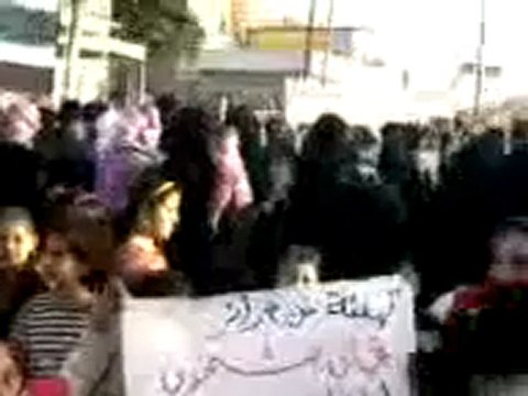 فري برس ادلب خان شيخون مظاهرة نسائية 22 10 2011 ج2
