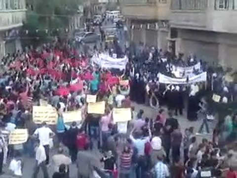 فري برس حمص حي الخالدية حرق العلم الروسي 5 10 2011