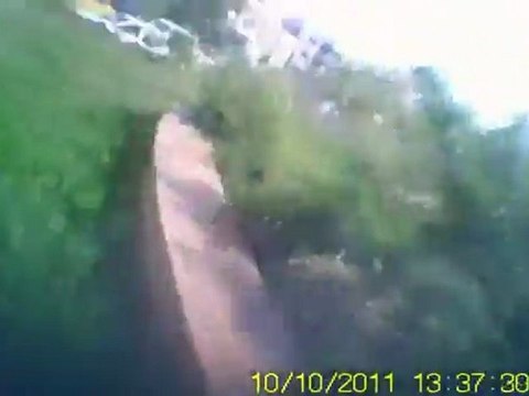 فري برس حلب صبغ بحيرة دوار بولمان الشهباء باللون الدم أثناء مظاهرة اليوم 10 10 2011