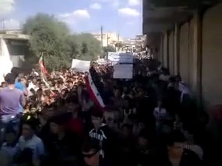 Tải video: فري برس   ادلب معرة حرمة جمعة احرار الجيش 14 10 2011