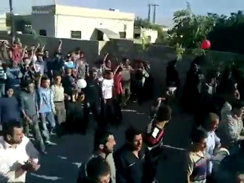 فري برس ادلب كفرومة تحية لأحرار الجيش في جمعة 14 10 2011