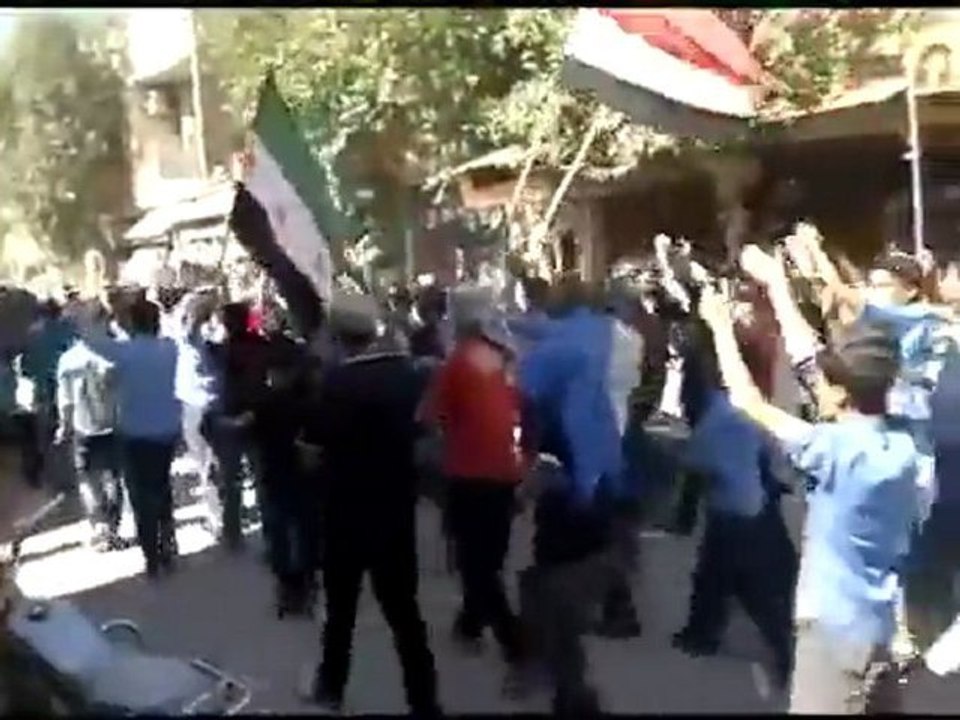 فري برس   دير الزور القورية انتفاضة الطلاب الاحرار للمطالب 16 10 2011