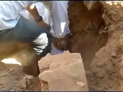 فري برس حمص باب الدريب دفن الشهيد محمد سالم طيارة 17 10 2011