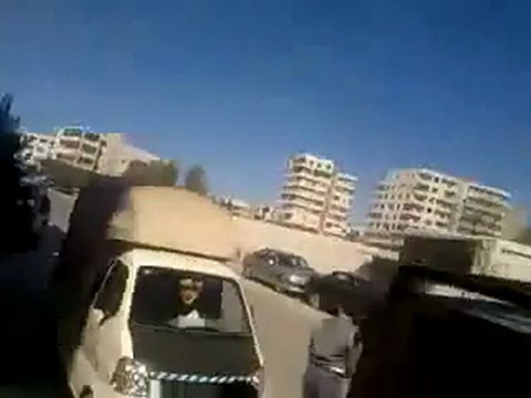 فري برس حماة حي القصور اطلاق نار على المتظاهرين في جمعة شهداء المهلة العربية 21 10 2011