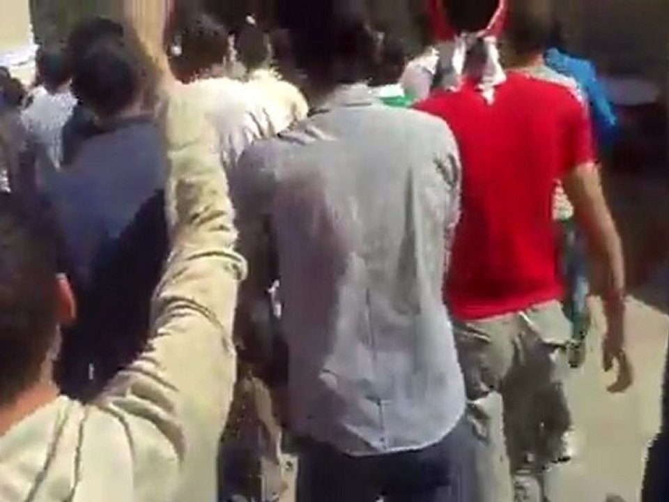 فري برس   ريف دمشق داريا مظاهرة جمعة شهداء المهلة العربية 21 10 2011 ج2