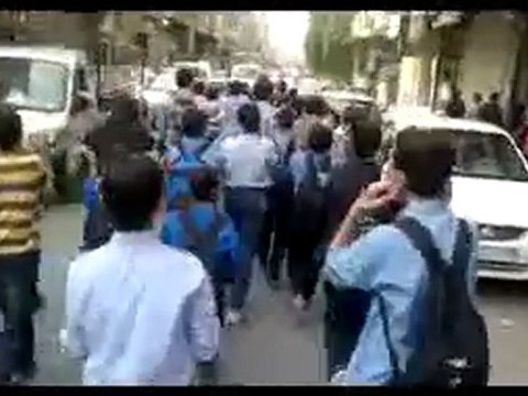 فري برس دوما مظاهرة طلابية رغم التواجد الامني حول المدارس 25 10 2011