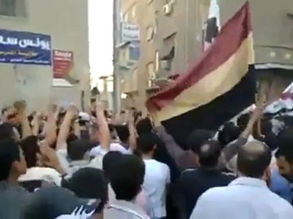فري برس   ريف دمشق دوما مراسم زفاف الشهيد الطفل محمود عيون 27 10 2011 ج2