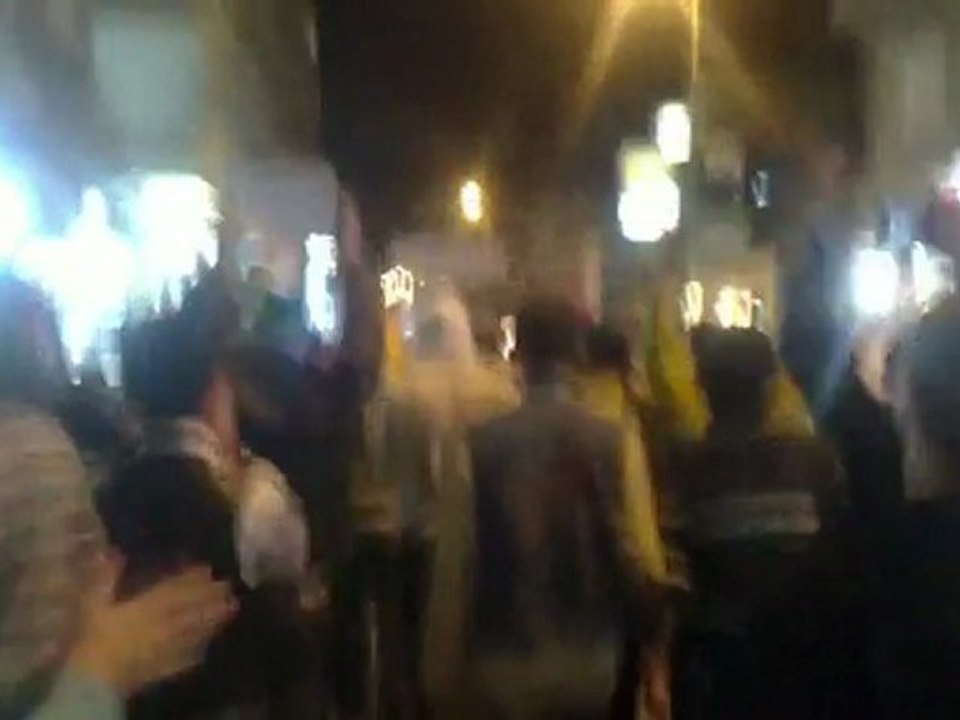 فري برس   ديرالزور مظاهرة مسائية شارع التكايا احد تجميد العضوية 30 10 2011