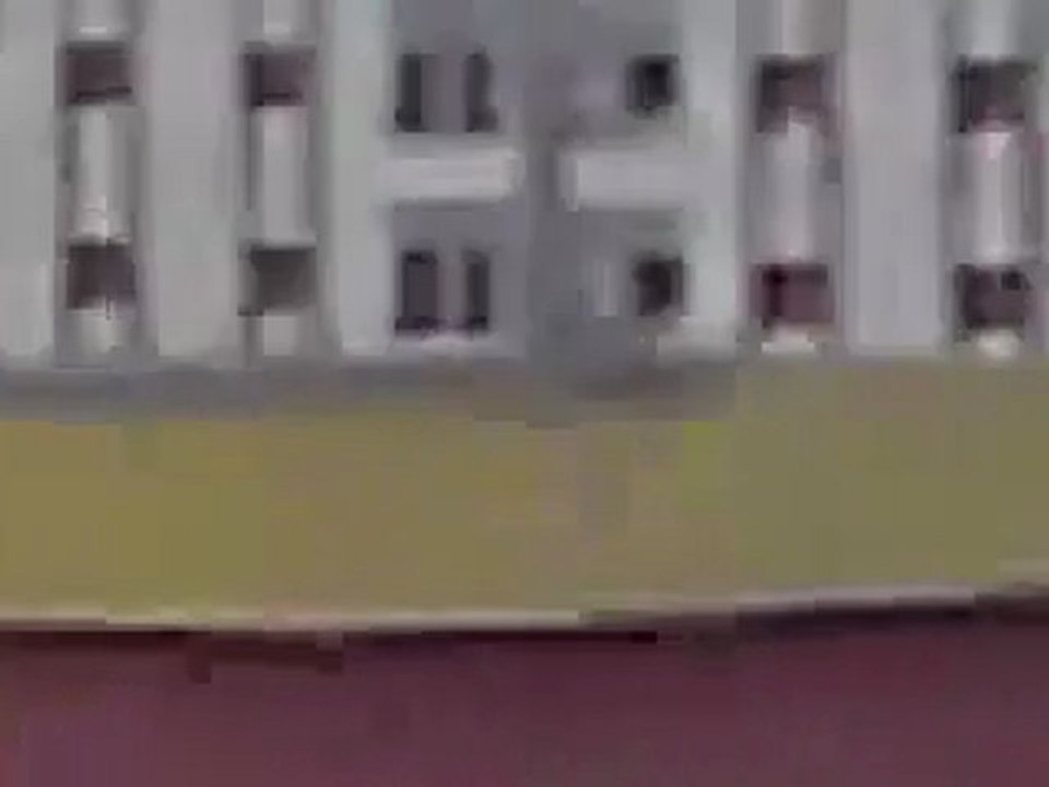 فري برس   حمص بابا عمرو الدبابات في بابا عمرو