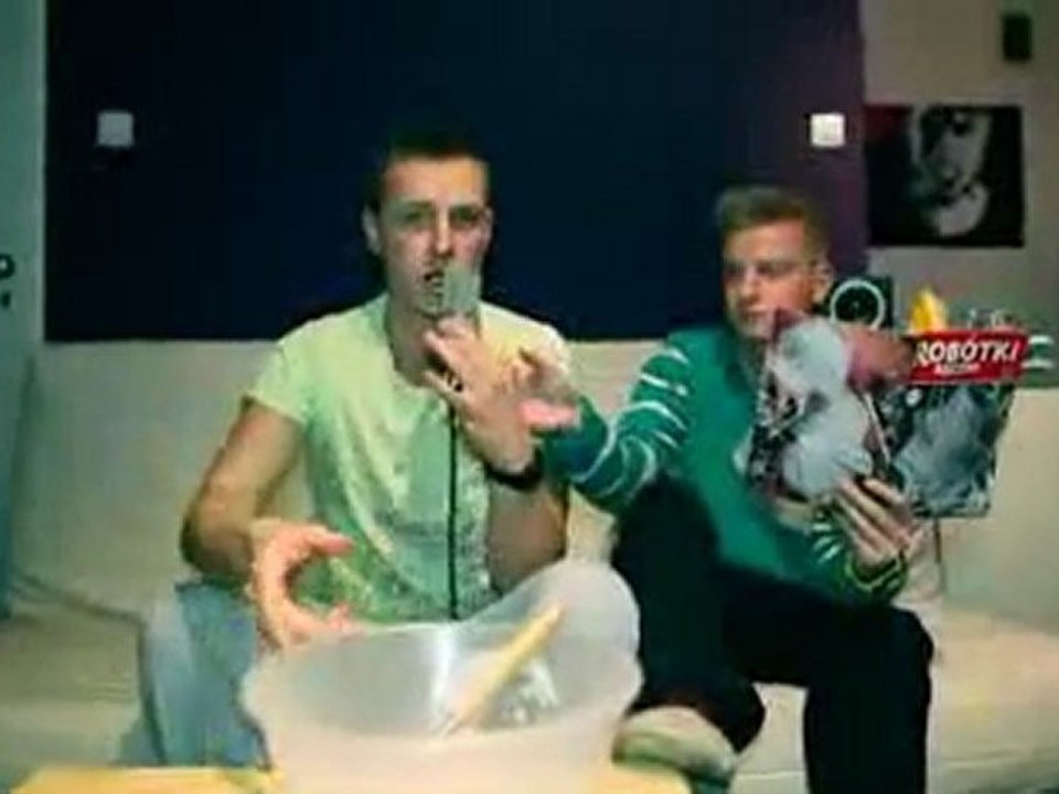 Pale kid from Poland - MC Silk raps in 2 languages 10 faster than Watsky