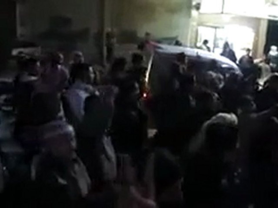 فري برس   ادلب سرمين مسائيات الثوار في وقفة عيد الاضحى  5 11 2011 ج2